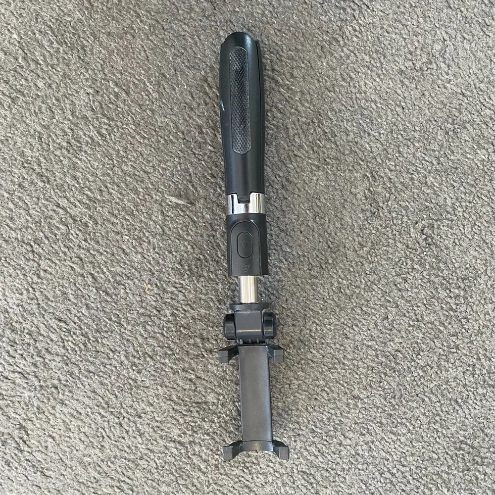 Compact Black selfie stick /Foldable Tripod Stand